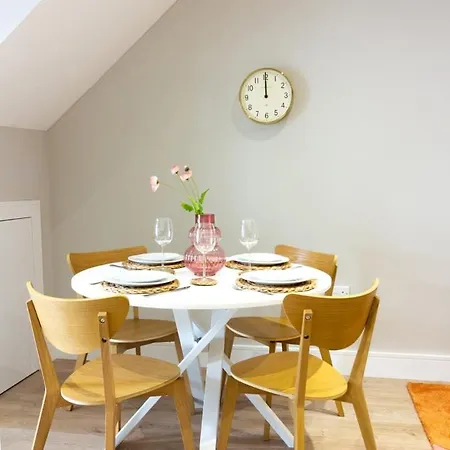 Guestready - Encantando O 2br No Newmarket Hall *