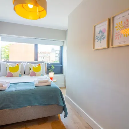 Guestready - Encantando O 2br No Newmarket Hall Dublin