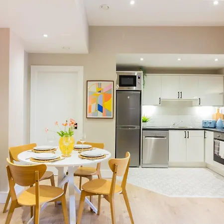 Guestready - Encantando O 2br No Newmarket Hall